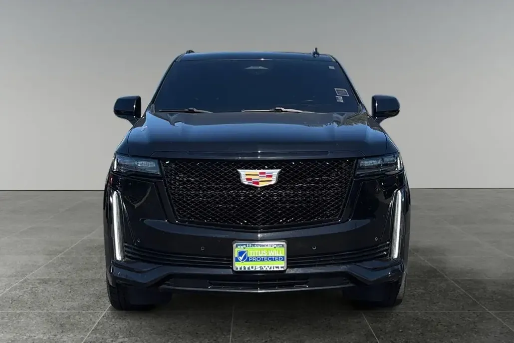2023 Cadillac Escalade Sport photo 1