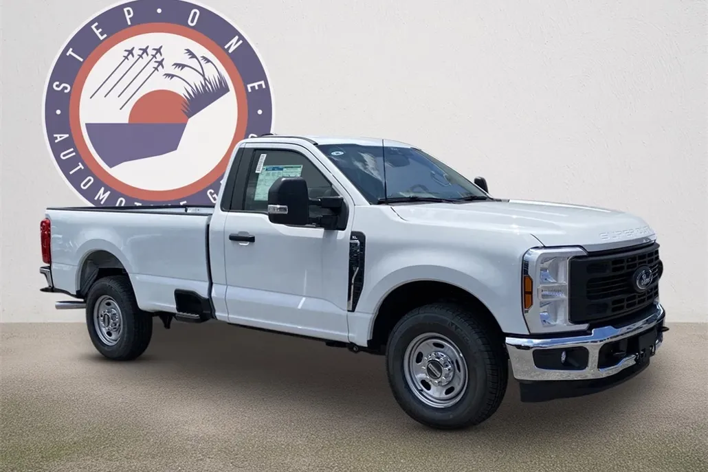 2025 Ford F-250 photo 1