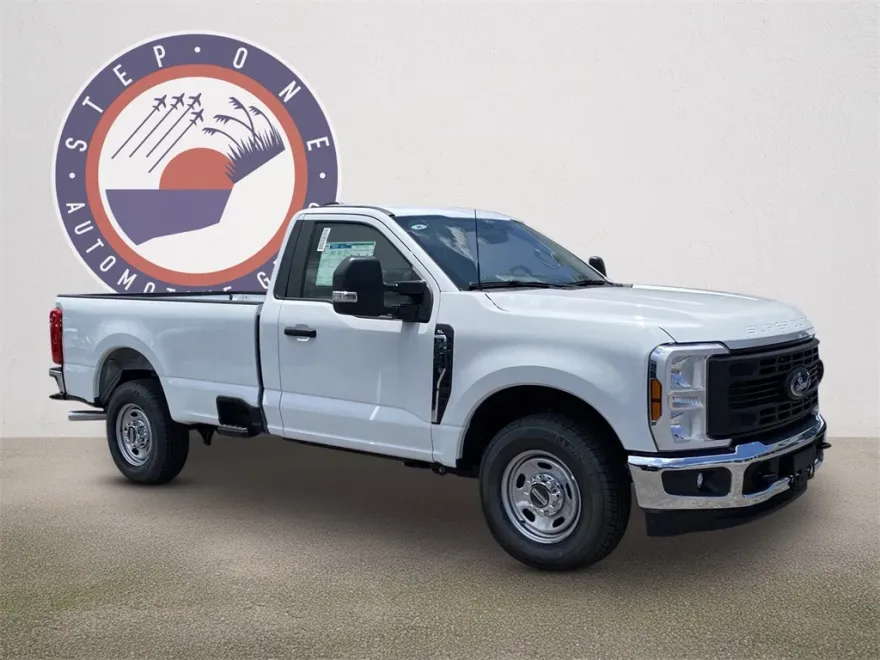 2025 Ford F-250 photo 1