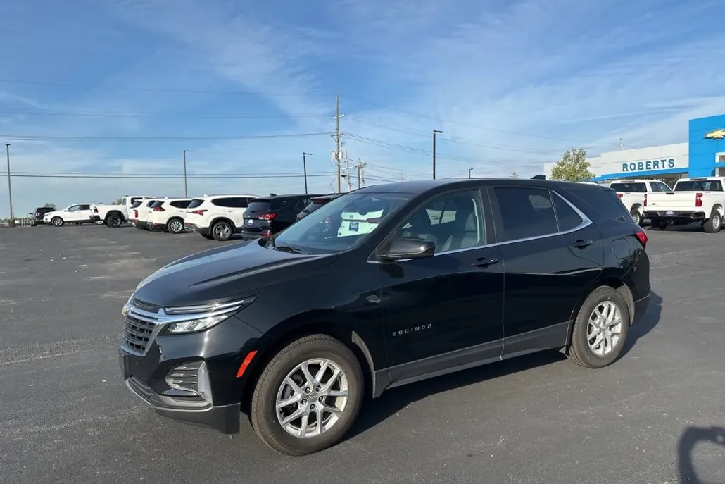 2024 Chevrolet Equinox LT photo 1