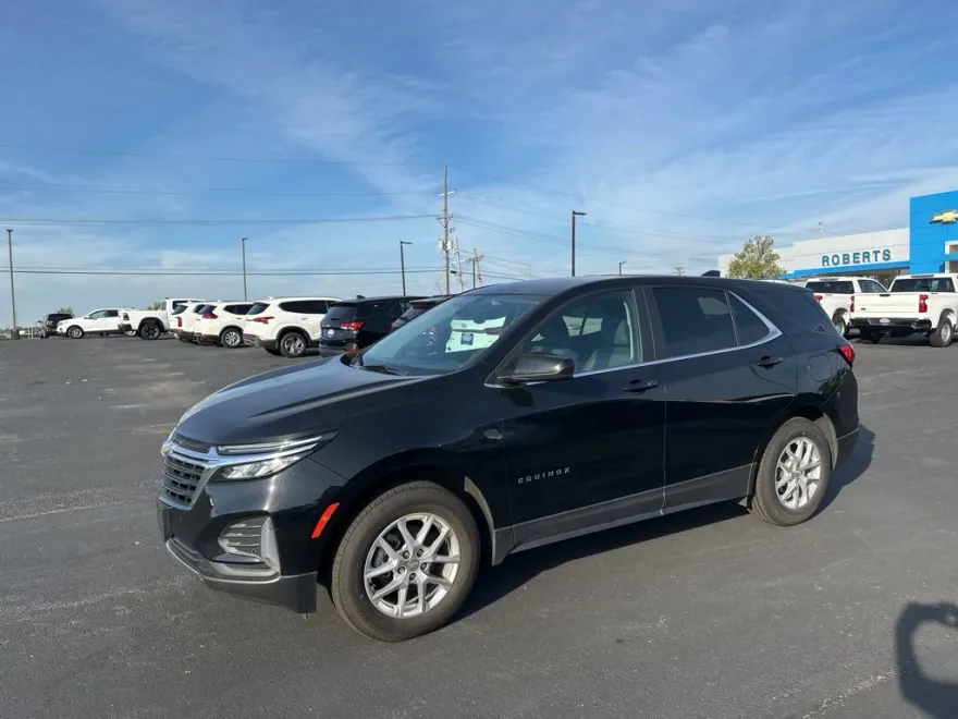 2024 Chevrolet Equinox LT photo 1