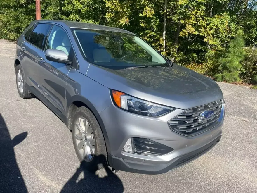2022 Ford Edge Titanium photo 1