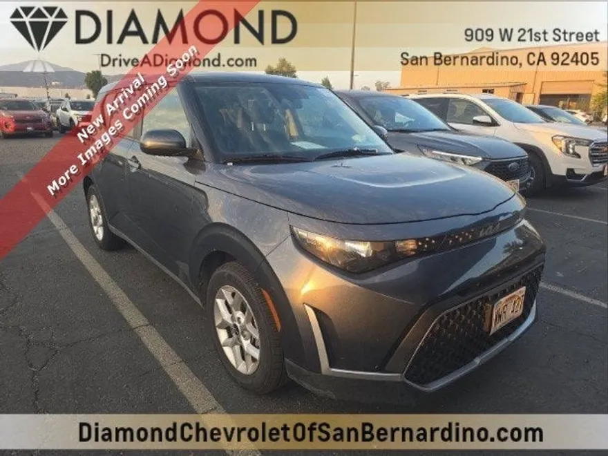 2023 Kia Soul LX photo 1