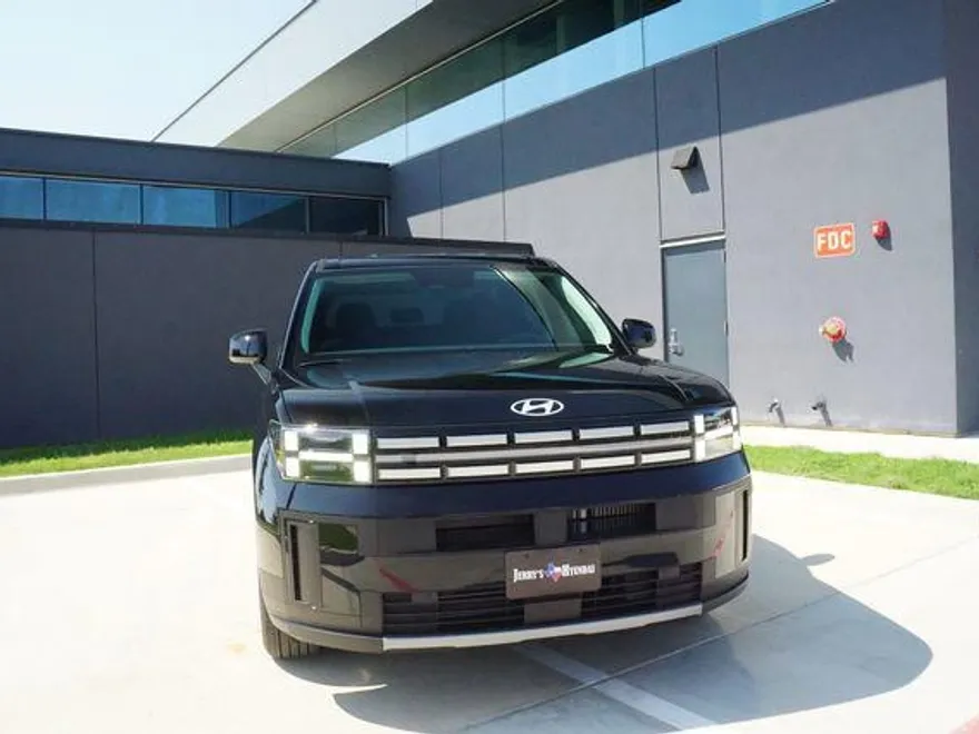 2026 Hyundai Santa Fe SE photo 1