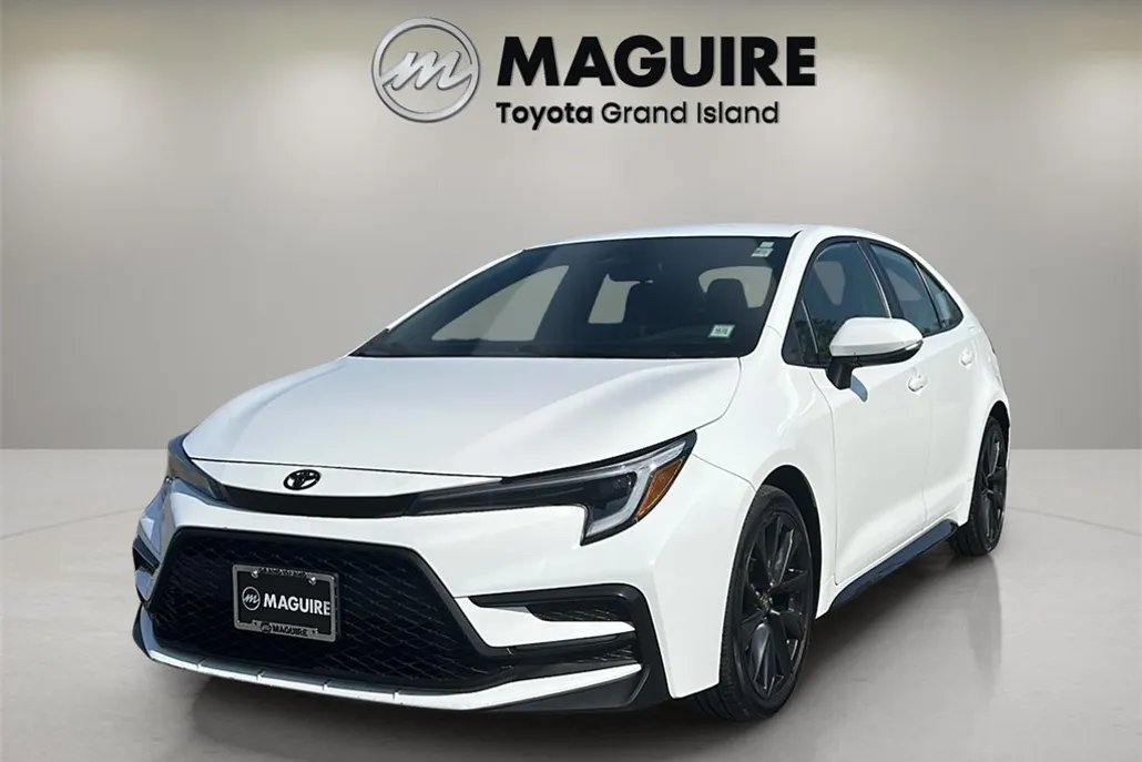 2023 Toyota Corolla SE photo 1