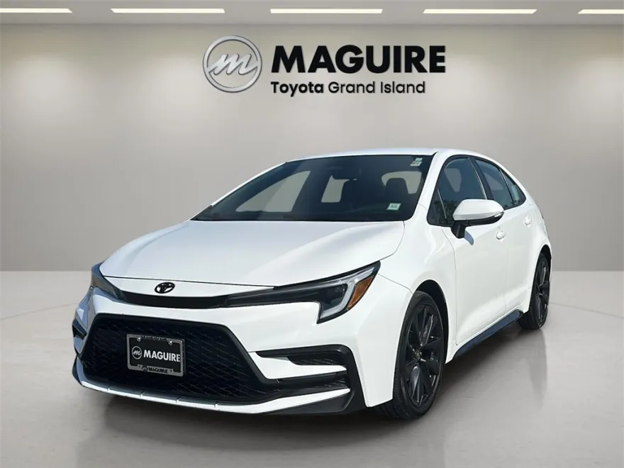 2023 Toyota Corolla SE photo 1