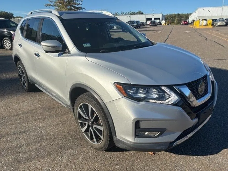 2019 Nissan Rogue SL photo 1