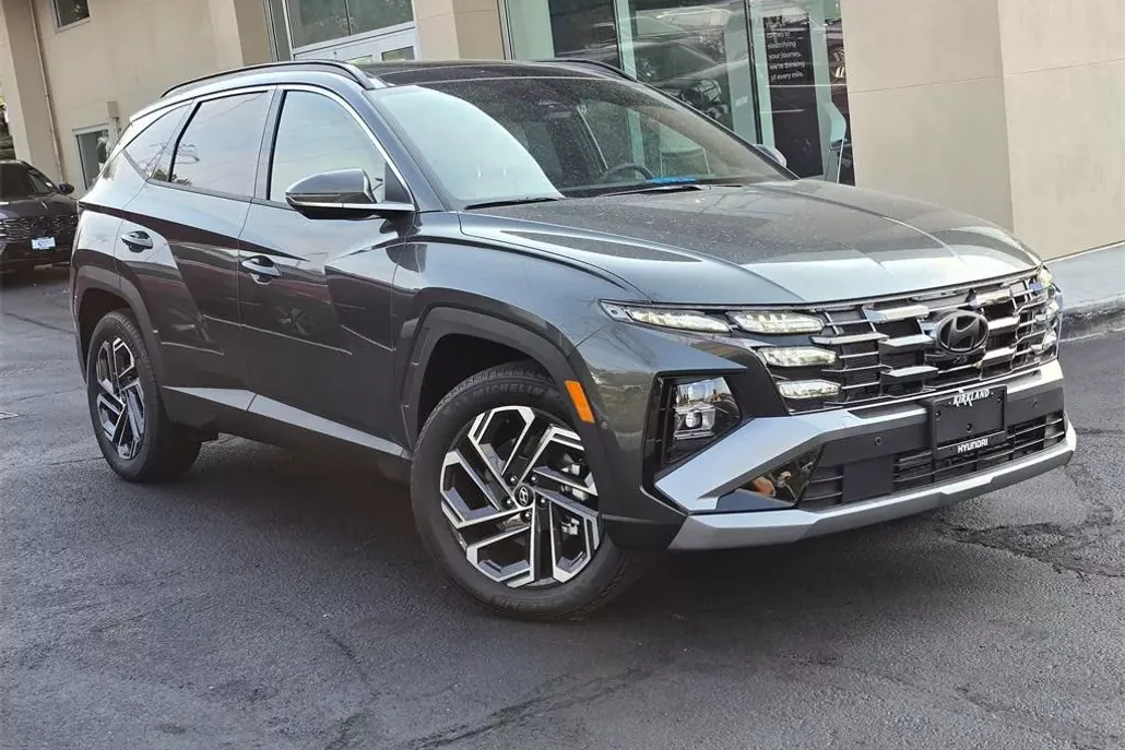 2025 Hyundai Tucson Hybrid Limited photo 1