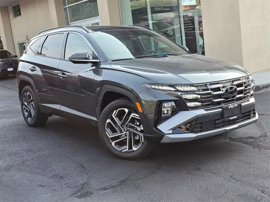 2025 Hyundai Tucson Hybrid Limited photo 1