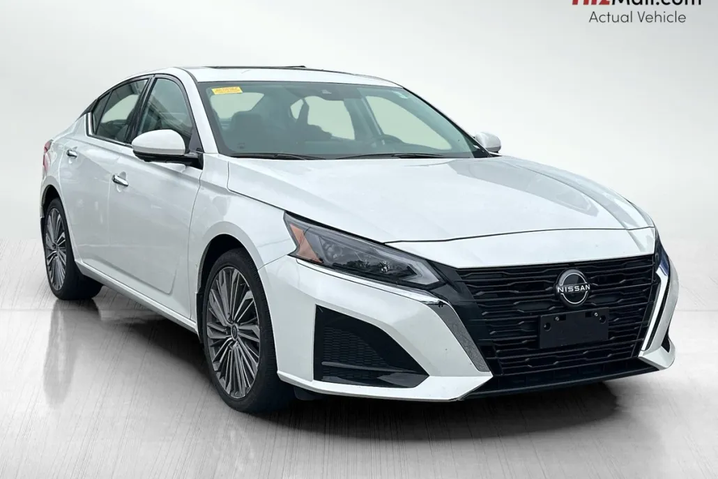 2024 Nissan Altima 2.5 SL photo 1