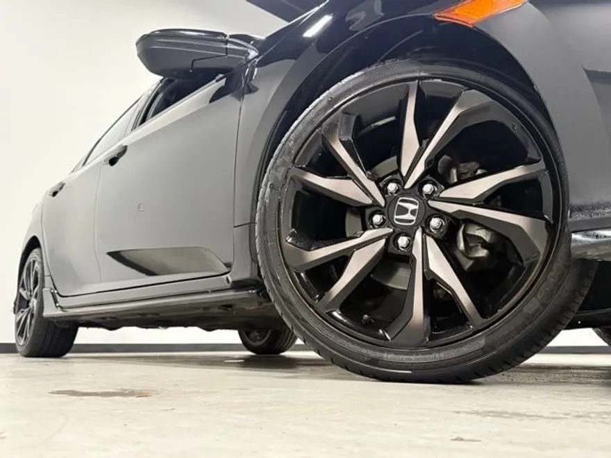 2019 Honda Civic Sport photo 1