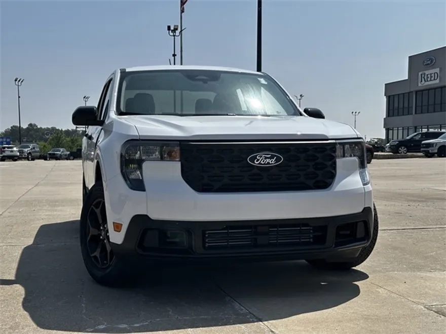 2025 Ford Maverick XLT photo 1