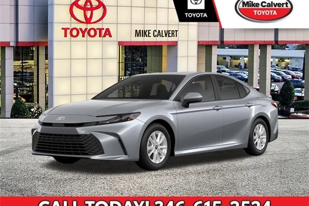 2026 Toyota Camry LE photo 1