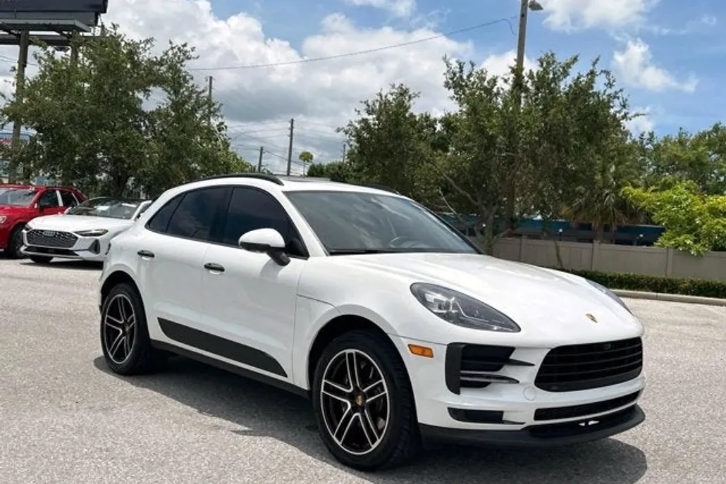 2021 Porsche Macan Base photo 1