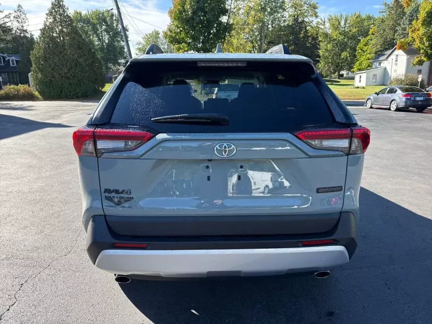 2023 Toyota RAV4 Adventure photo 1