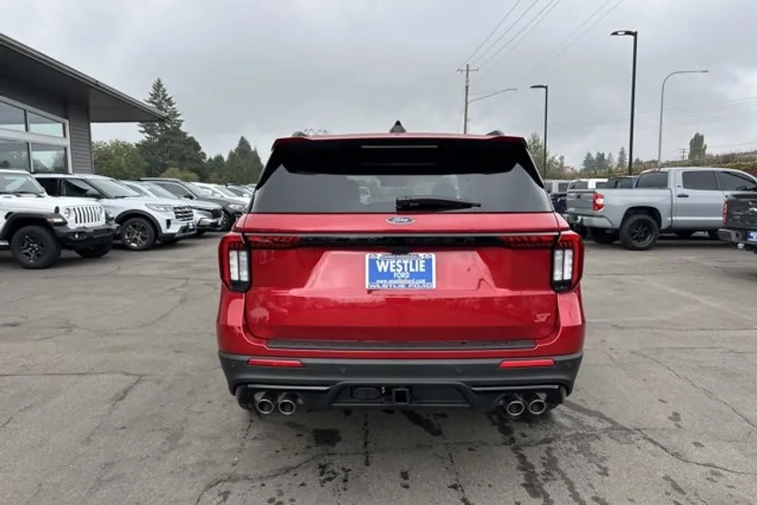 2025 Ford Explorer ST photo 1
