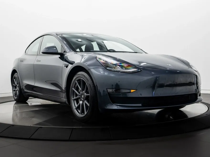 2022 Tesla Model 3 Long Range photo 1