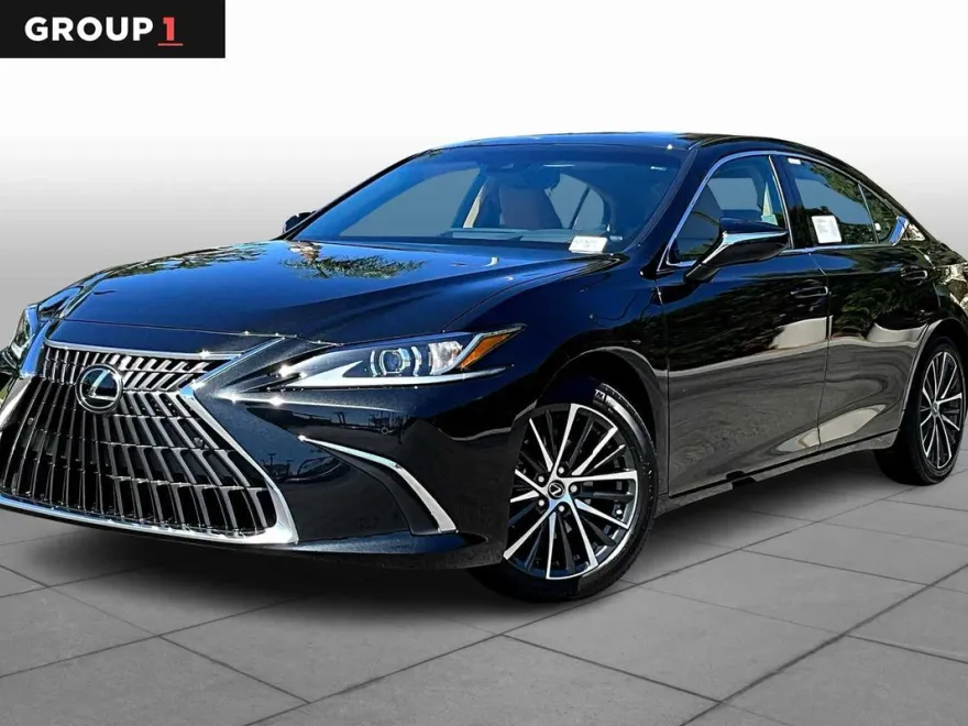 2025 Lexus ES 300h photo 1