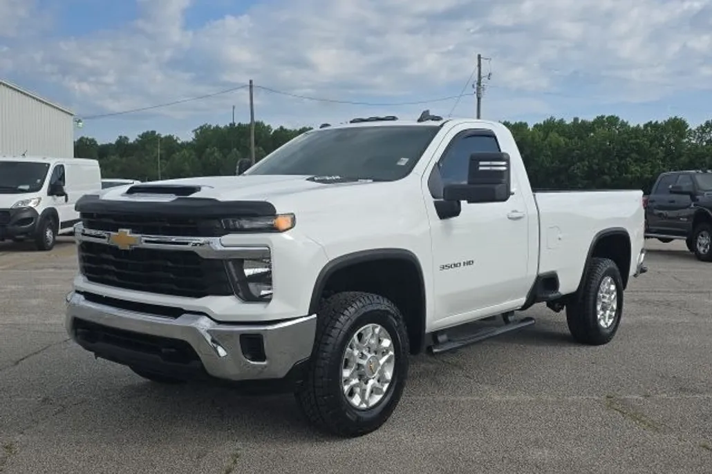 2024 Chevrolet Silverado 3500HD LT photo 1