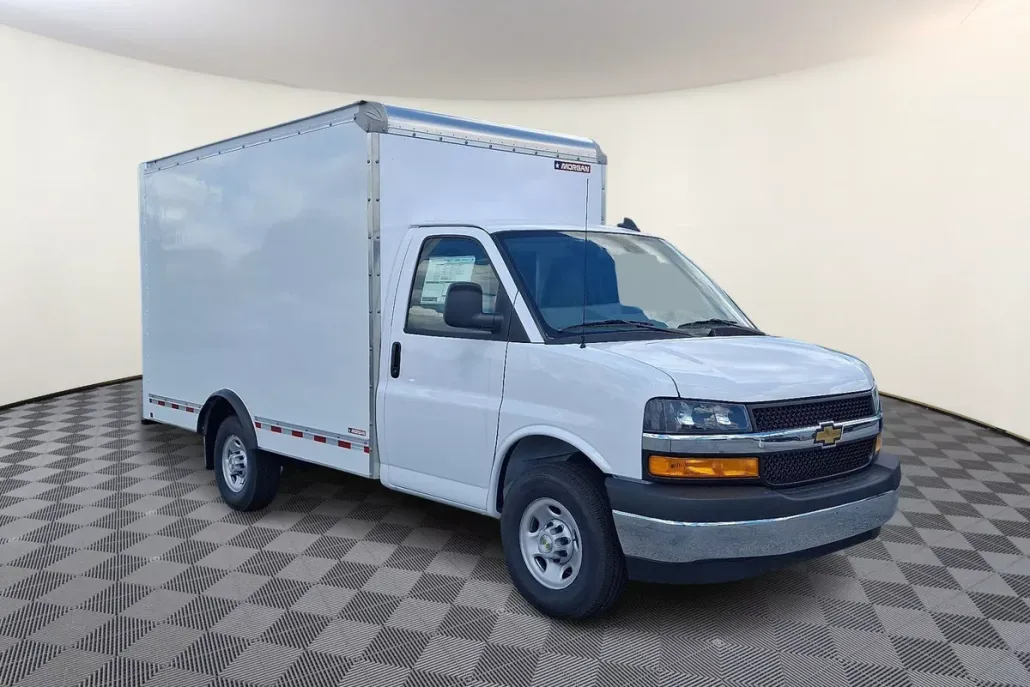 2025 Chevrolet Express 3500 Cutaway Van photo 1