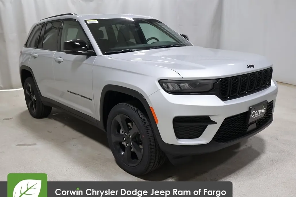 2025 Jeep Grand Cherokee Altitude photo 1