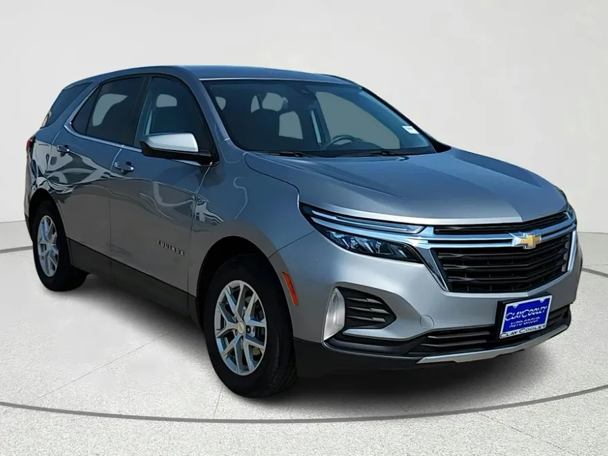 2024 Chevrolet Equinox LT photo 1