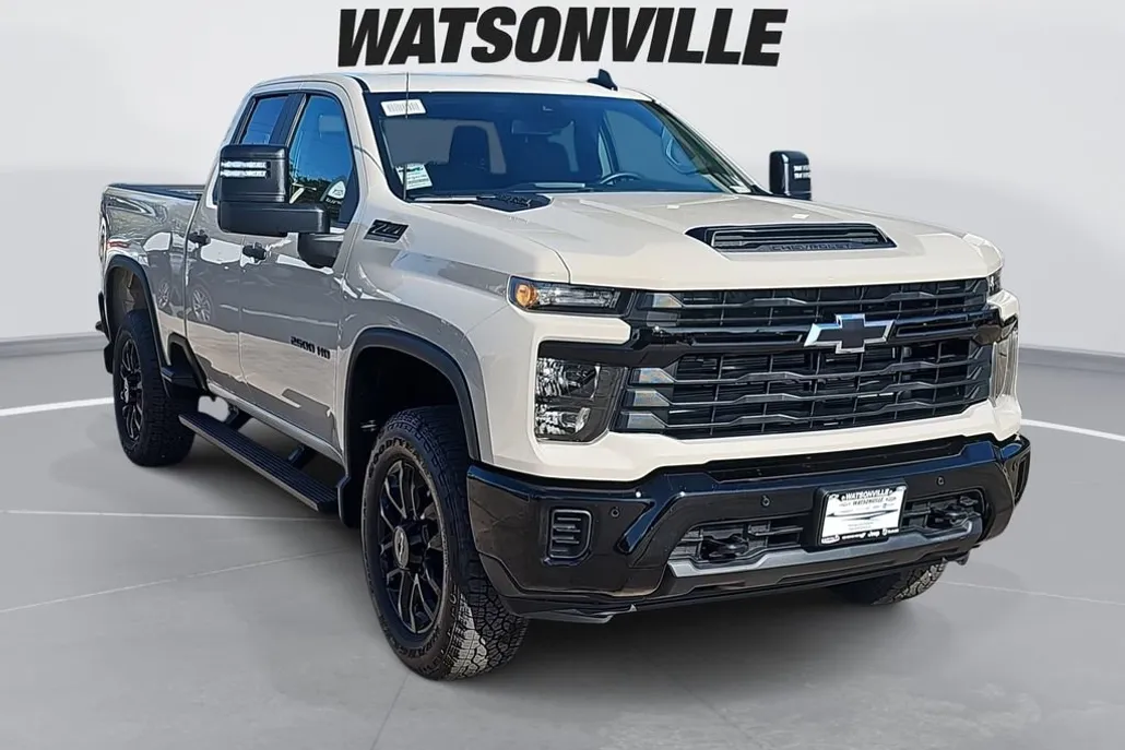 2026 Chevrolet Silverado 2500HD Custom photo 1