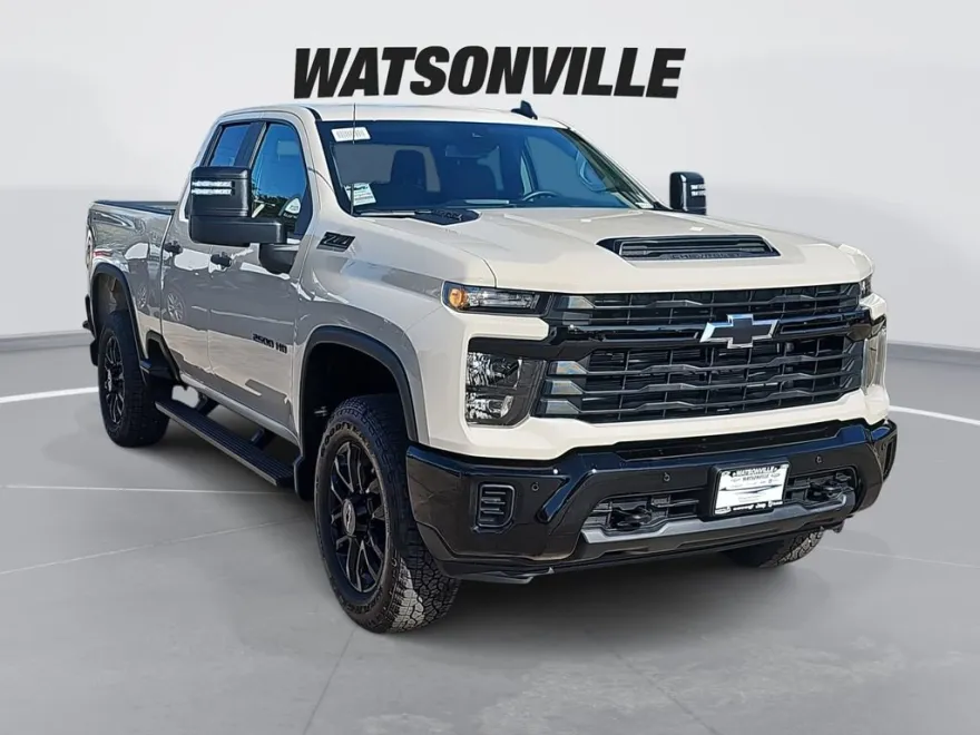 2026 Chevrolet Silverado 2500HD Custom photo 1