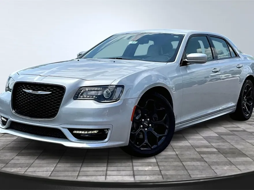 2019 Chrysler 300 S photo 1