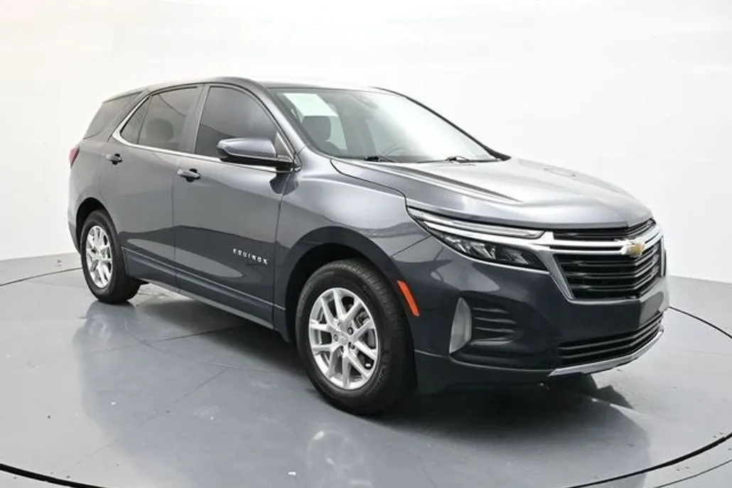2022 Chevrolet Equinox LT photo 1