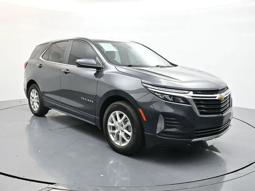 2022 Chevrolet Equinox LT photo 1