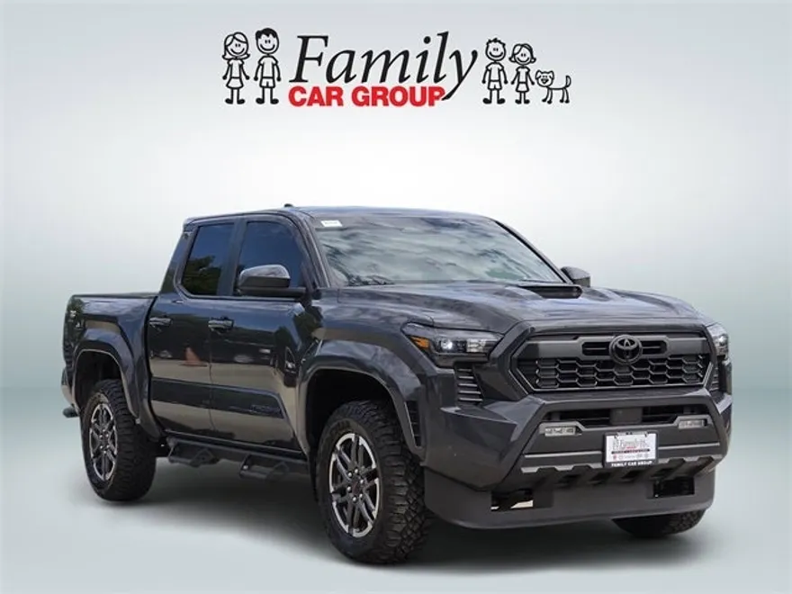 2024 Toyota Tacoma TRD Sport photo 2
