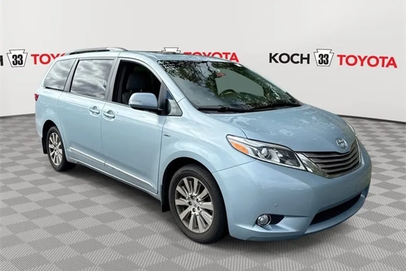 2016 Toyota Sienna Limited Premium photo 1