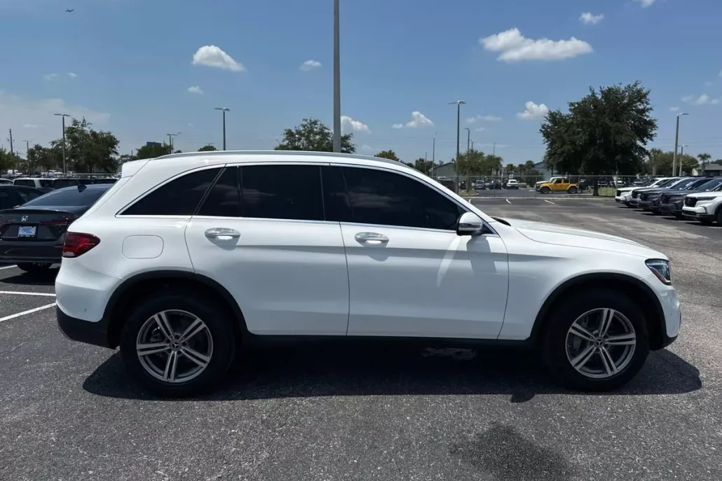 2021 Mercedes Benz GLC 300 photo 1