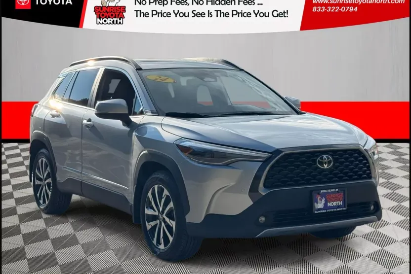 2024 Toyota Corolla Cross XLE photo 1