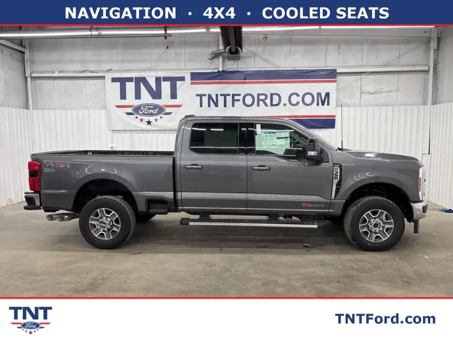 2025 Ford F-350 Lariat photo 1