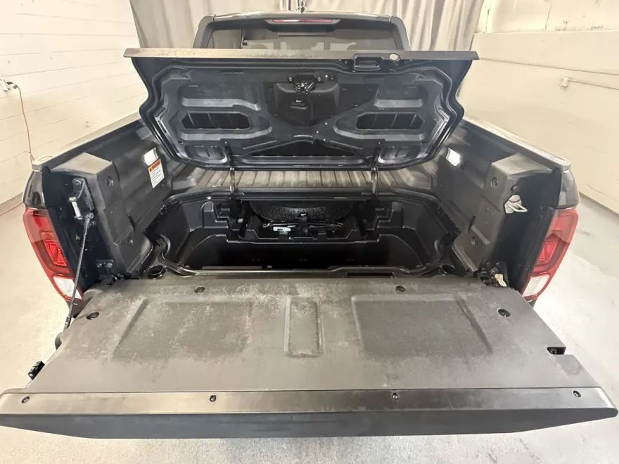 2022 Honda Ridgeline Black Edition photo 1