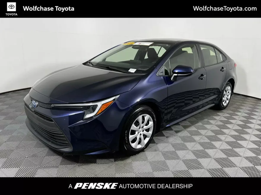 2025 Toyota Corolla Hybrid LE photo 1