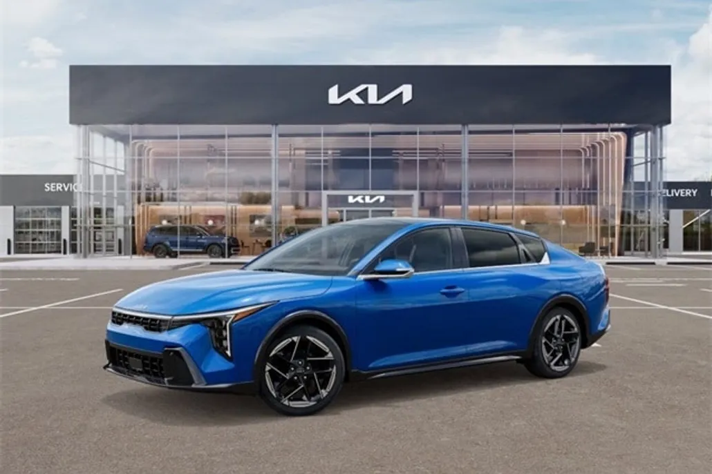 2025 Kia K4 GT-Line photo 1