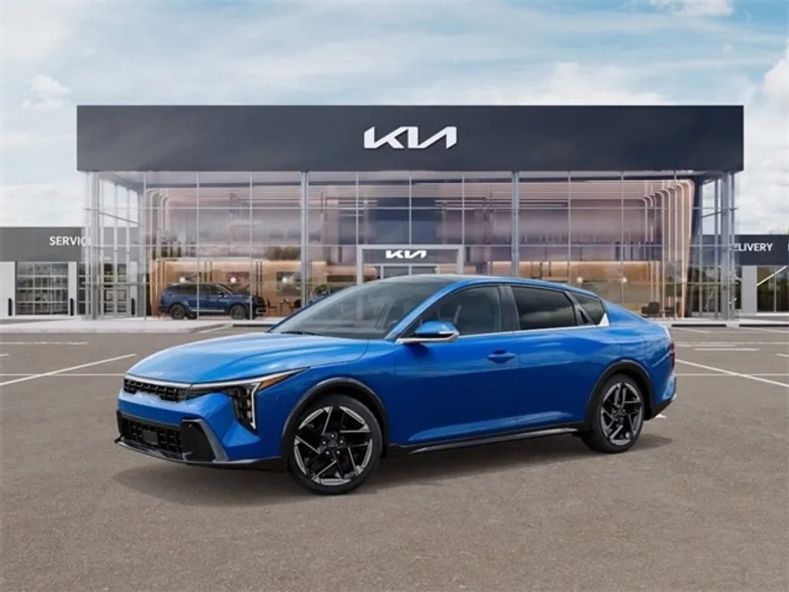 2025 Kia K4 GT-Line photo 1