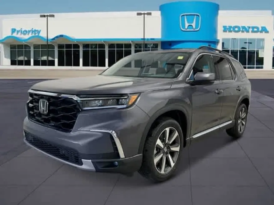 2025 Honda Pilot Touring photo 1