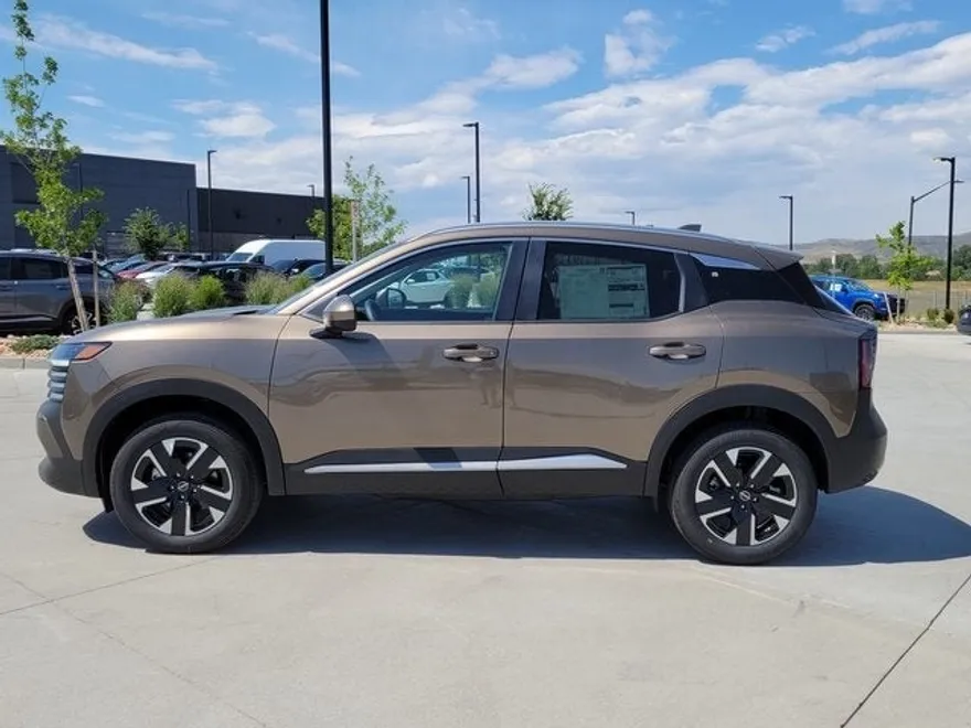 2025 Nissan Kicks SV photo 1