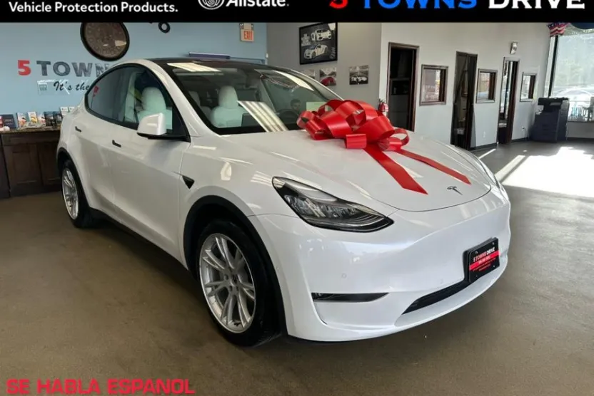 2021 Tesla Model Y Long Range photo 1