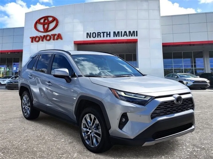 2023 Toyota RAV4 Limited photo 1