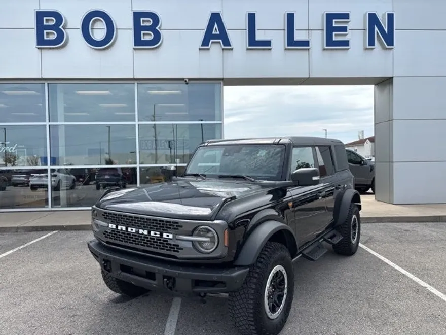 2023 Ford Bronco Badlands photo 1