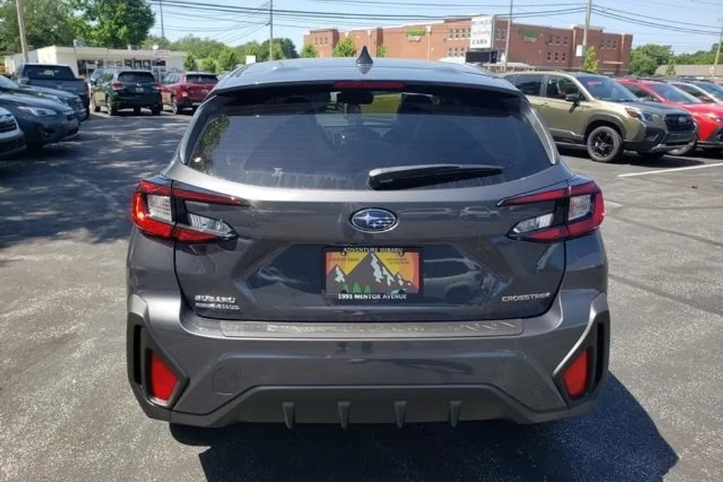 2025 Subaru Crosstrek Base photo 1
