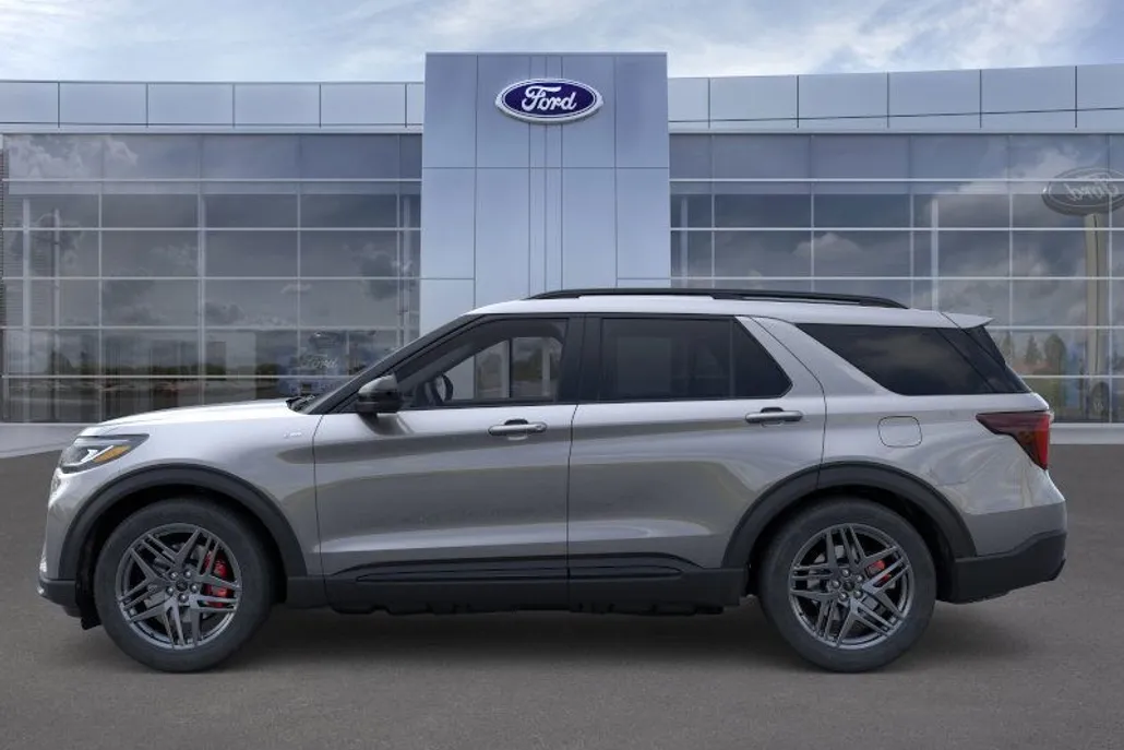 2025 Ford Explorer ST-Line photo 1