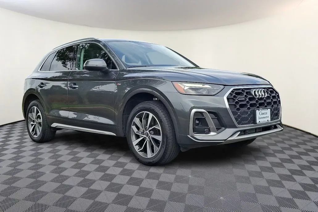 2024 Audi Q5 45 S line Premium photo 1