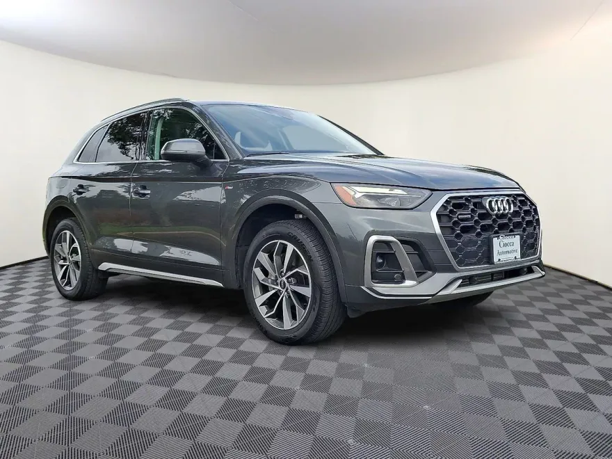 2024 Audi Q5 45 S line Premium photo 1