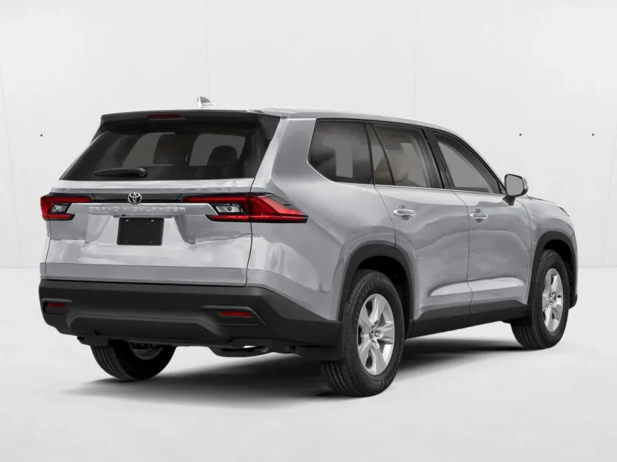 2026 Toyota Grand Highlander LE photo 1